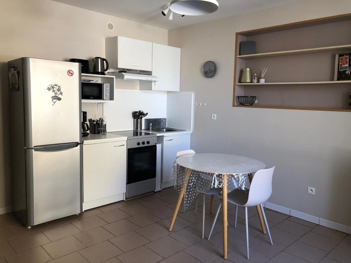 T2 Meuble Pour Curistes, Vacanciers Et Stagiaires Рошфор Экстерьер фото